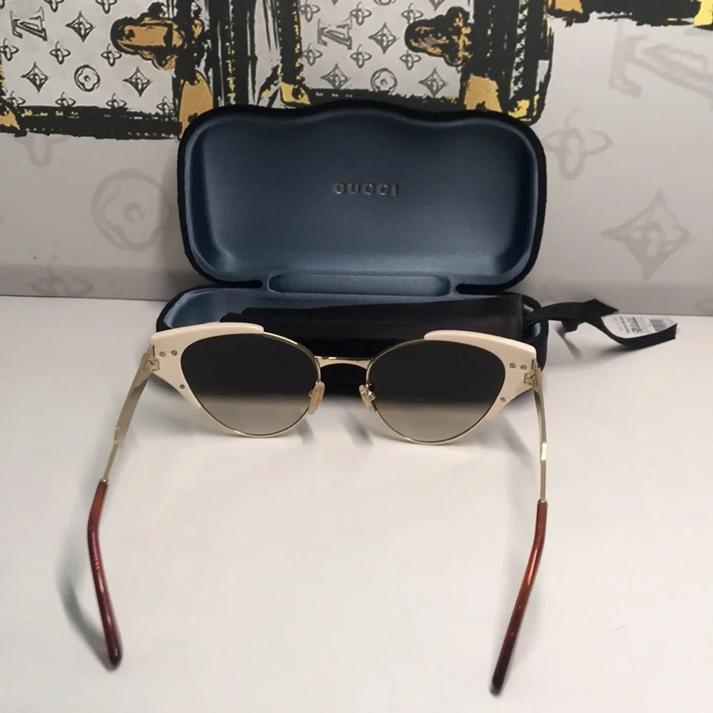 New Authentic Gucci GG0522S 005 Cat-Eye Sunglasses Ivory Brown Gradient
